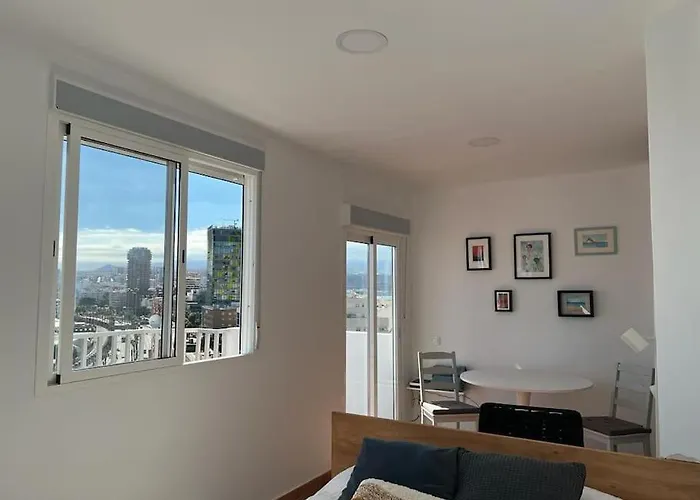 Atico Tranquilo Con Vistas Unicas Al Mar